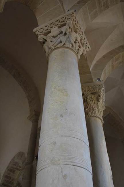 Une image contenant btiment, colonne, Sculpture sur pierre, monument

Le contenu gnr par lIA peut tre incorrect.