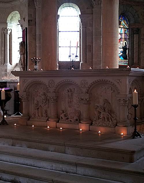 Une image contenant bougie, chapelle, Lieux sacr�s, lieu de culte

Le contenu g�n�r� par l�IA peut �tre incorrect.