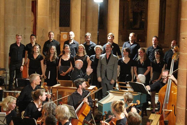 Une image contenant personne, habits, musique classique, orchestre

Le contenu g�n�r� par l�IA peut �tre incorrect.