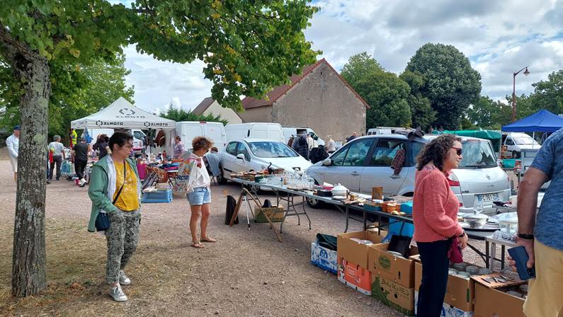 Une image contenant plein air, ciel, voiture, arbre

Le contenu g�n�r� par l�IA peut �tre incorrect.