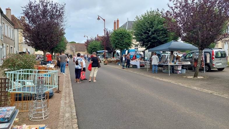 Une image contenant plein air, ciel, arbre, route

Le contenu g�n�r� par l�IA peut �tre incorrect.