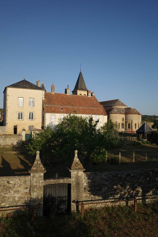 Une image contenant plein air, btiment, ciel, plante

Le contenu gnr par lIA peut tre incorrect.